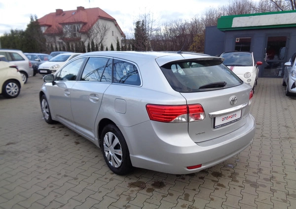 Toyota Avensis cena 29900 przebieg: 180000, rok produkcji 2012 z Koniecpol małe 232